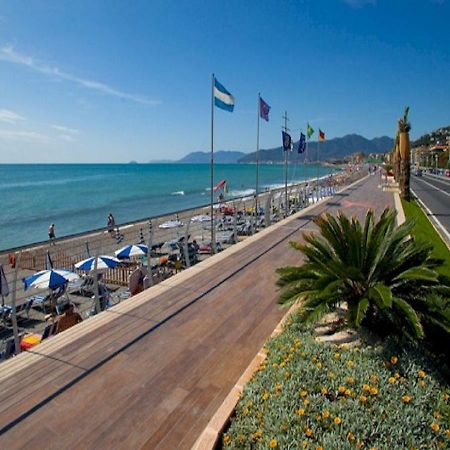 Very Cosy House With Fabulous Sea View! Pietra Ligure Exterior photo